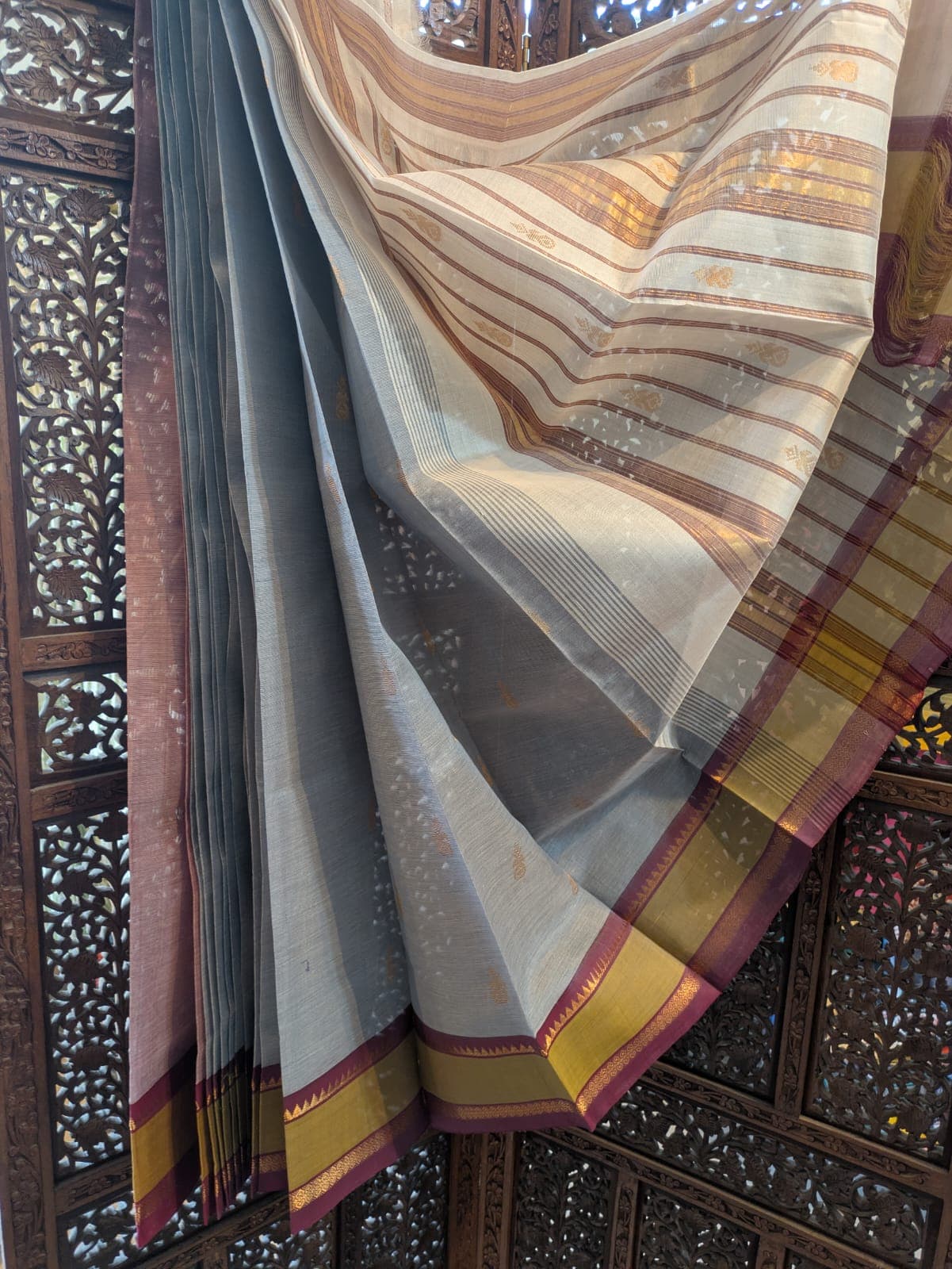 Peturu Silk Cotton Saree – Off White & Dove Grey Classic Contrast 2