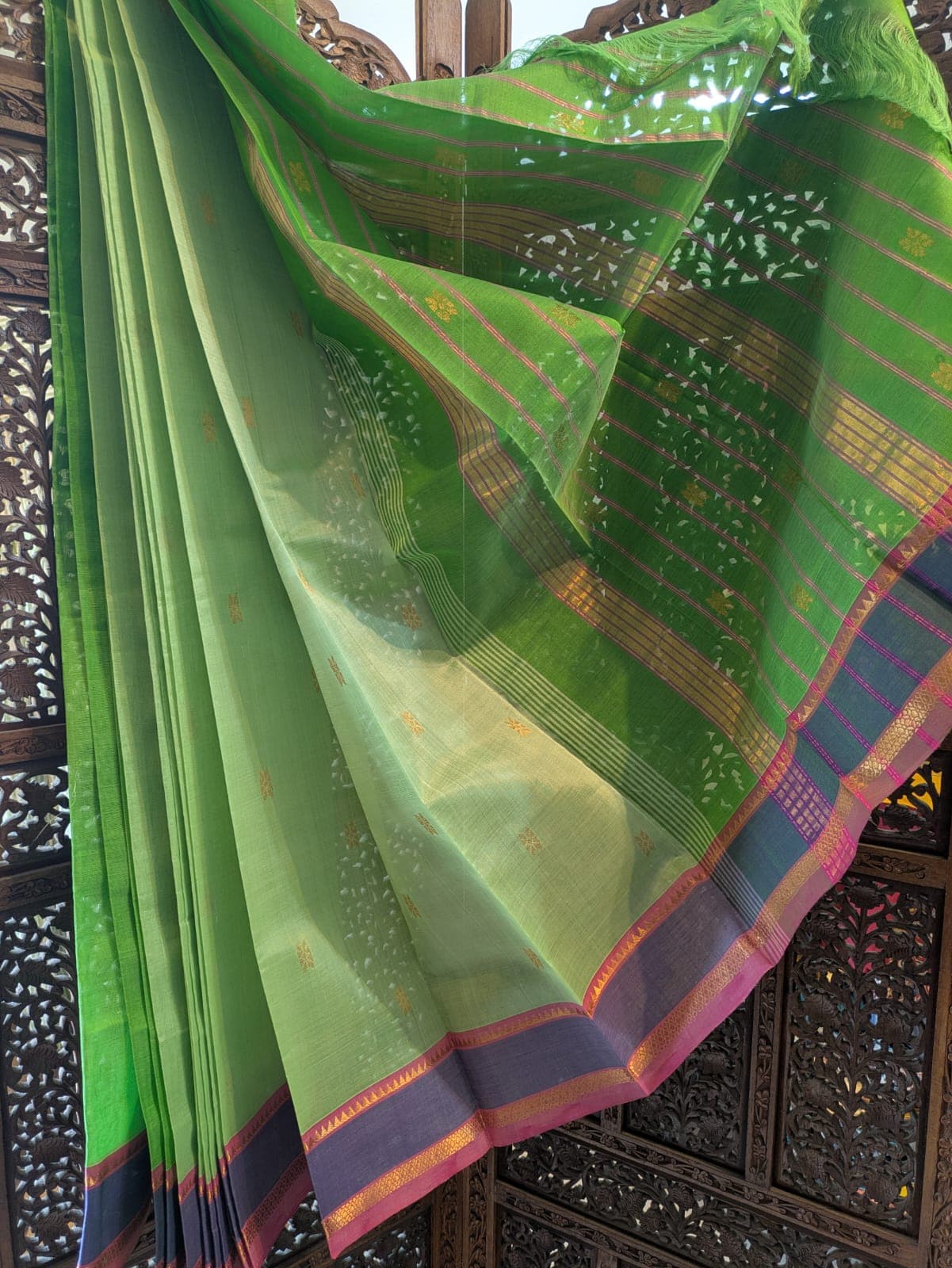 Peturu Silk Cotton Saree – Fresh Lime Green & Lavender Contrast 2